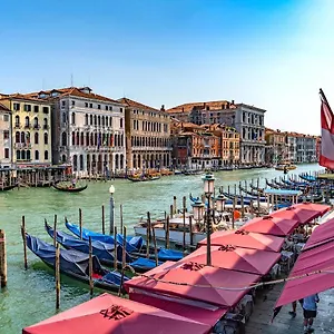 Ca' Fornoni Grand Canal Apartment